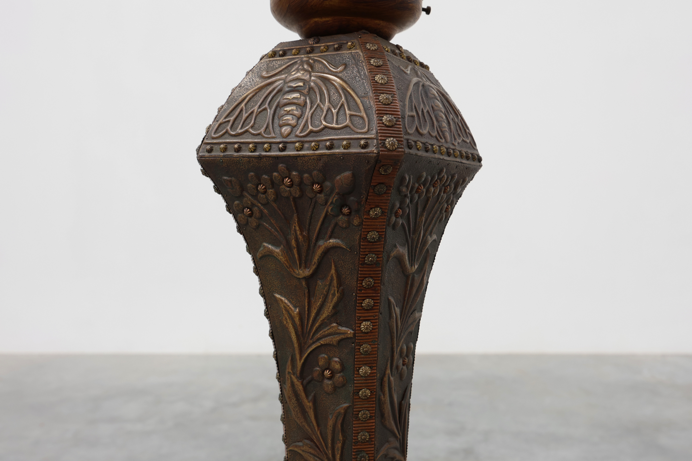 Art Nouveau floorlamp in hammered copper with frosted glass hood, Belgium ca. 1910thumbnail